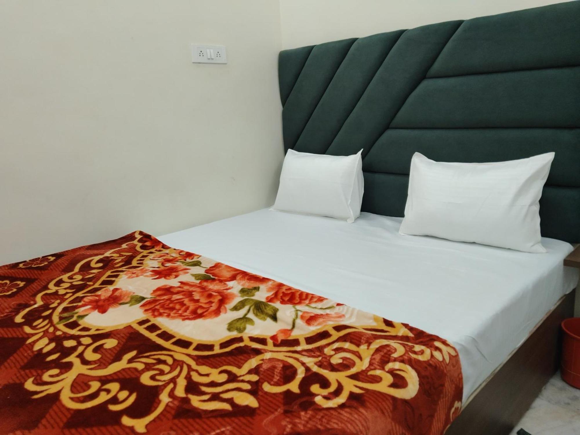Hotel Rudraksha Varanasi Esterno foto